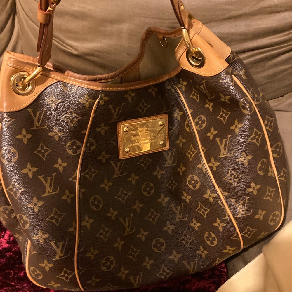 ❌SOLD❌Authentic Louis Vuitton Galliera PM